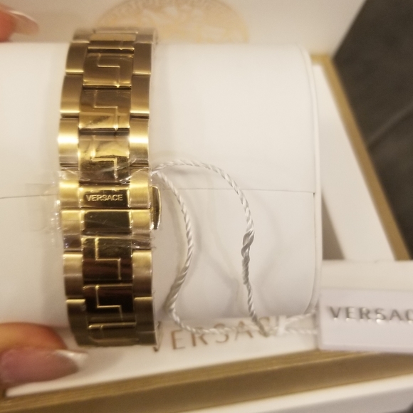 Authentic Versace watch - Picture 6 of 8
